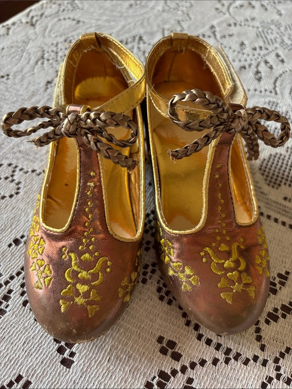 Disney Girls Metallic Bronze Gold Embroidered Dress Shoes